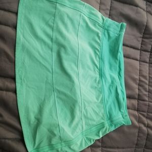 Size four guc Lululemon running skirt